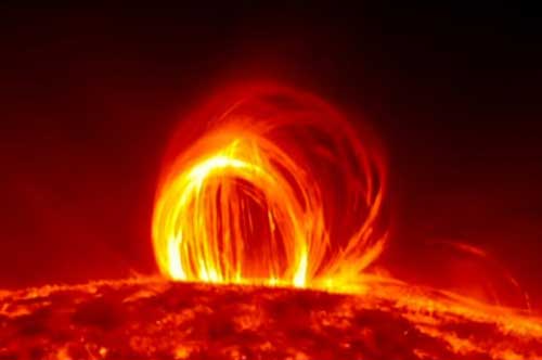 Scientists Reveal Mechanism of Giant Plasma Solar Rainstorms